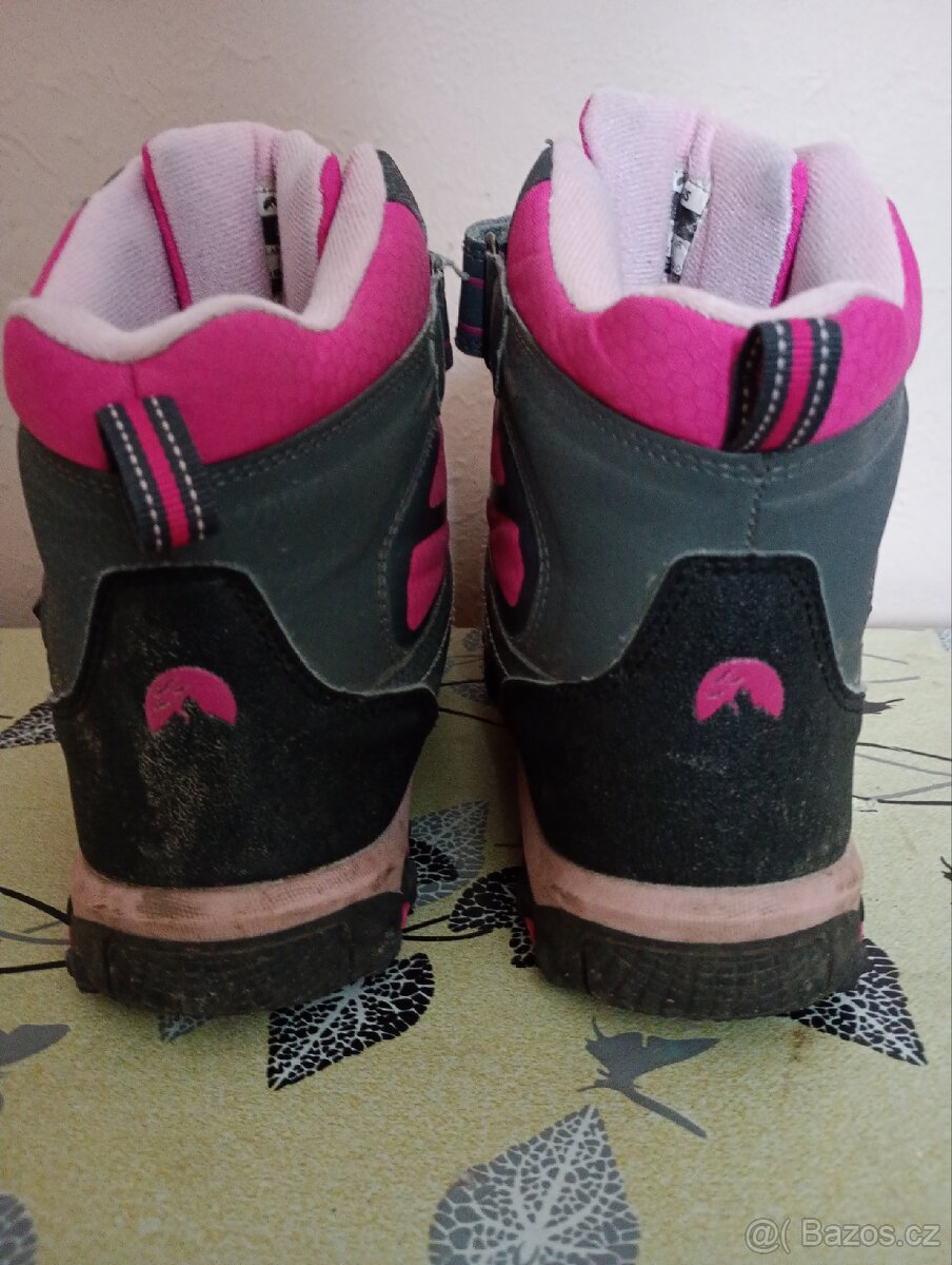 Prodam divci zimni boty vel.35 - 4