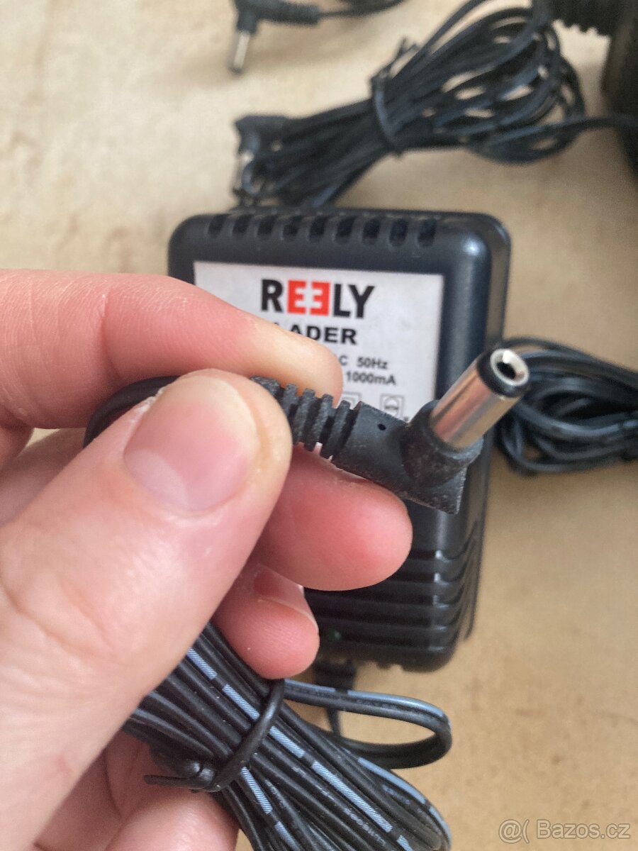 Síťový adaptér - 4