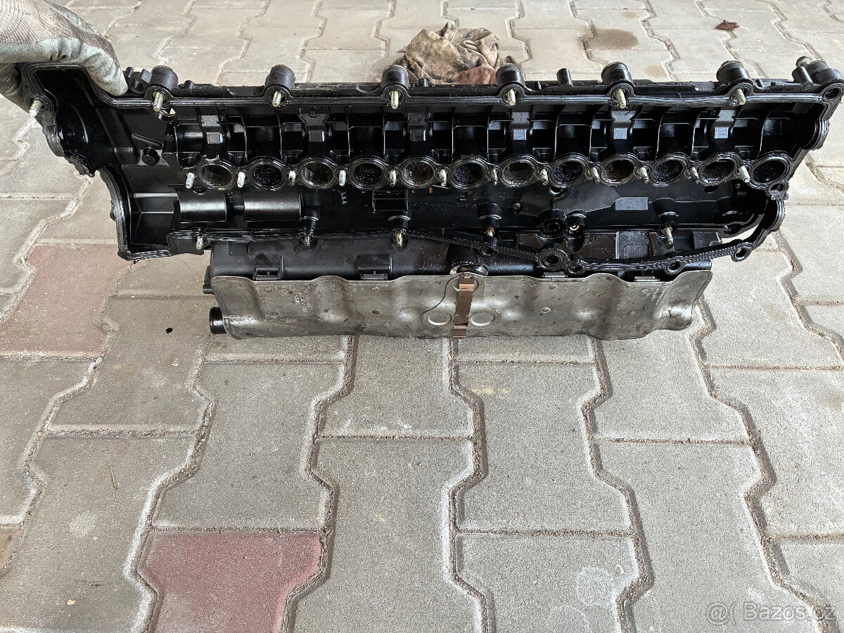 Ventilové víko pro motor M57 - 4