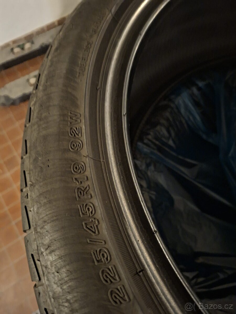 Bridgestone 225/45 R19 - 4x - 4
