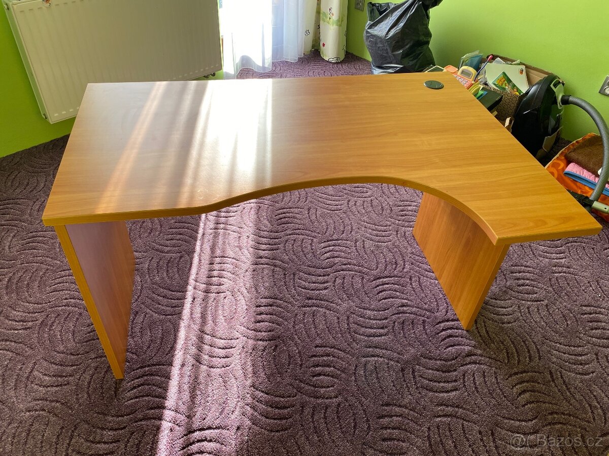 Kancelářský stůl - 4