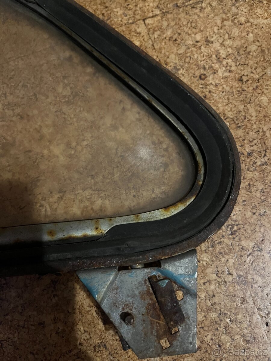 Škoda Octavia apod. - větrací okna včetně originál těsnění - 4