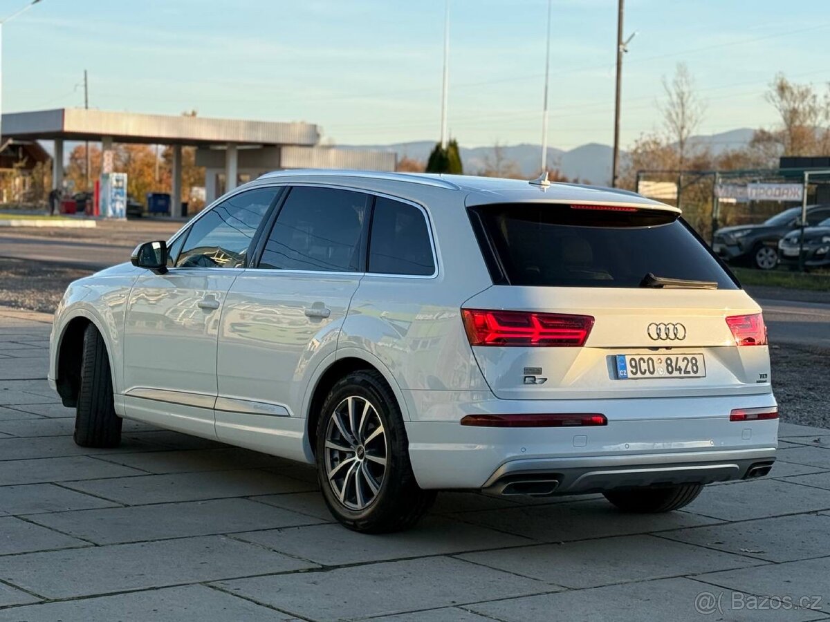 Audi Q7 S-line - 4