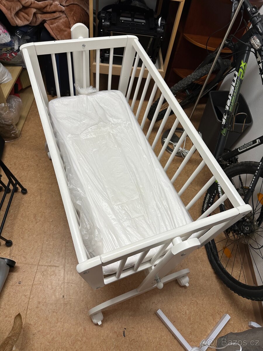 Dřevěná dětská kolébka - 4