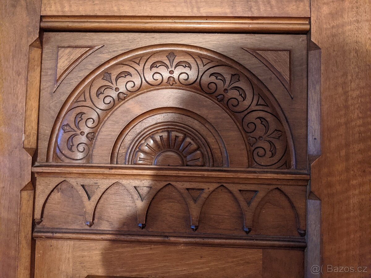 Starožitná skříň/komoda umělecká - 4