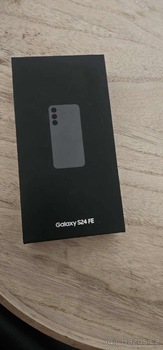 Samsung S24FE - 4