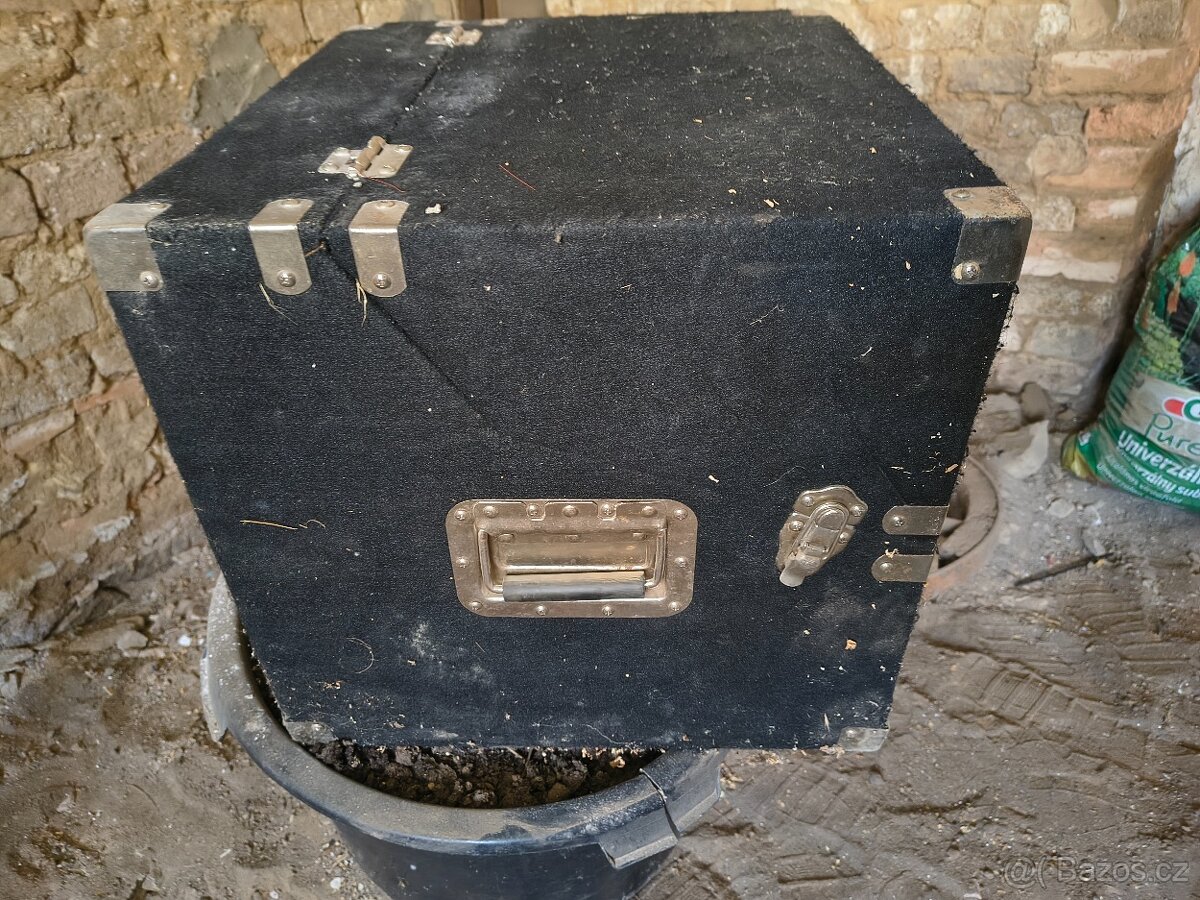 Část Omnitronic CDP-600 s case - 4