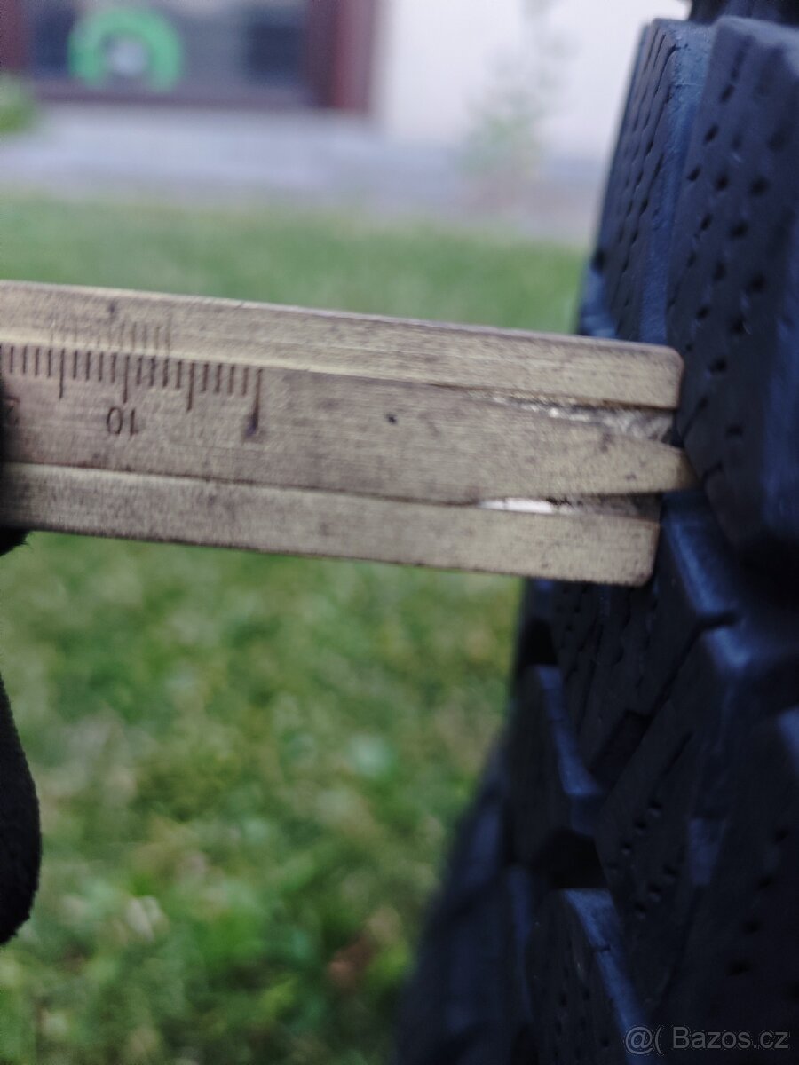 Bridgestone 225/45r19 - 4