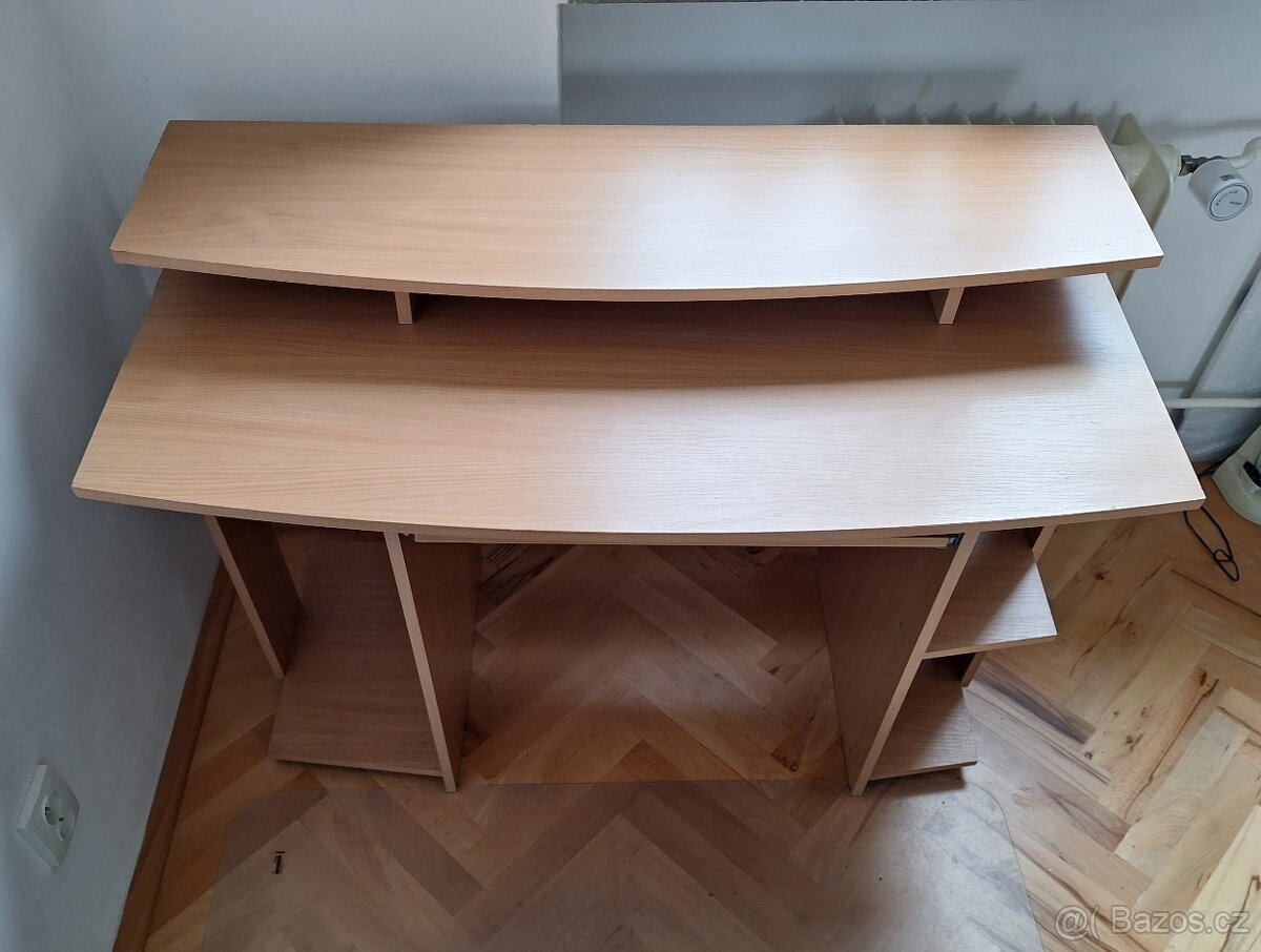 Pracovní počítačový stůl - 4