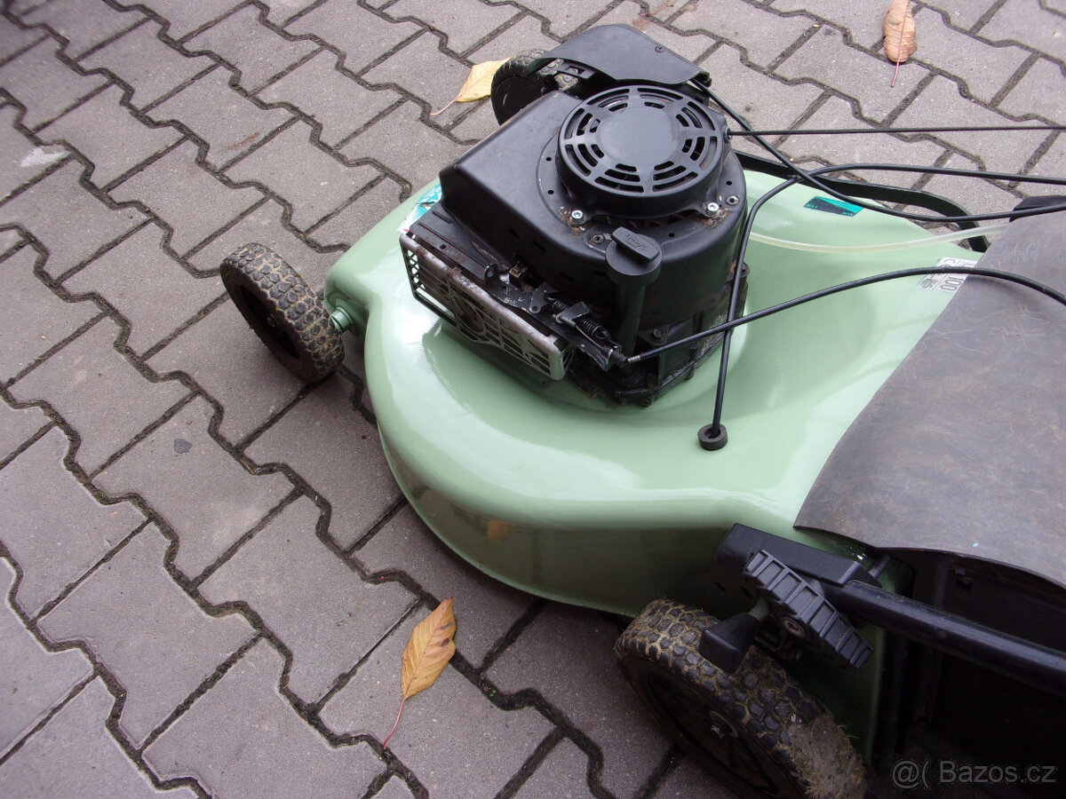 zahradní sekačka - 4