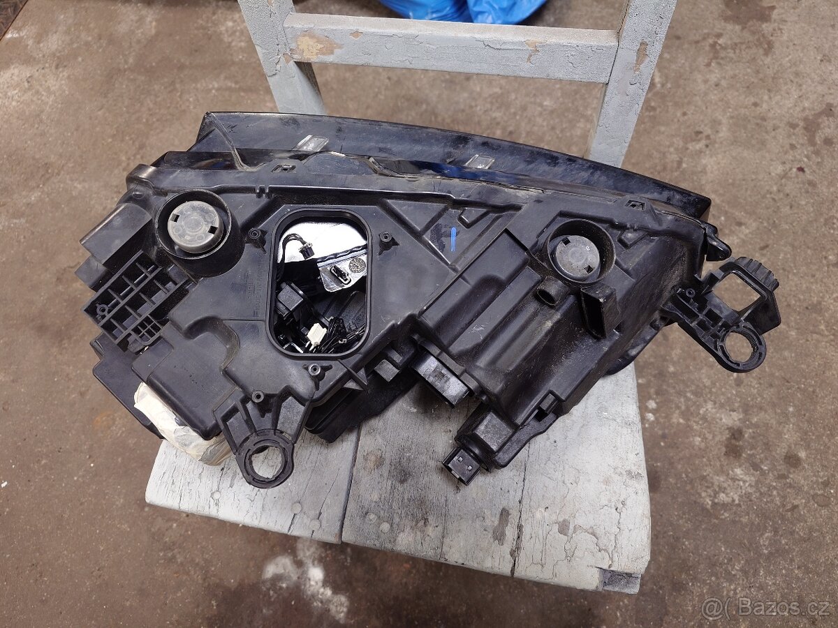 Pravé přední světlo Škoda Scala - 4