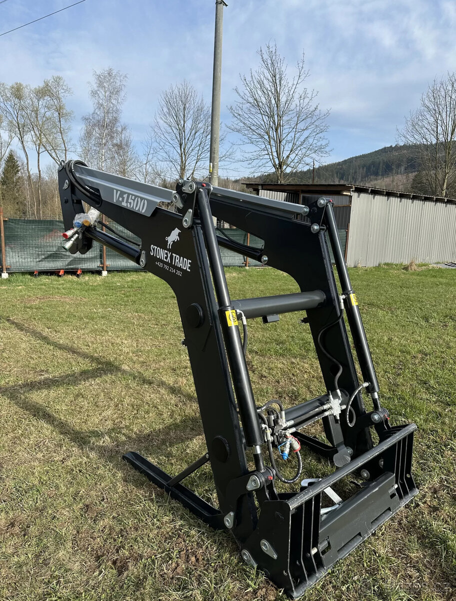 Čelní nakladač HYDRATRAC 1500 - 4