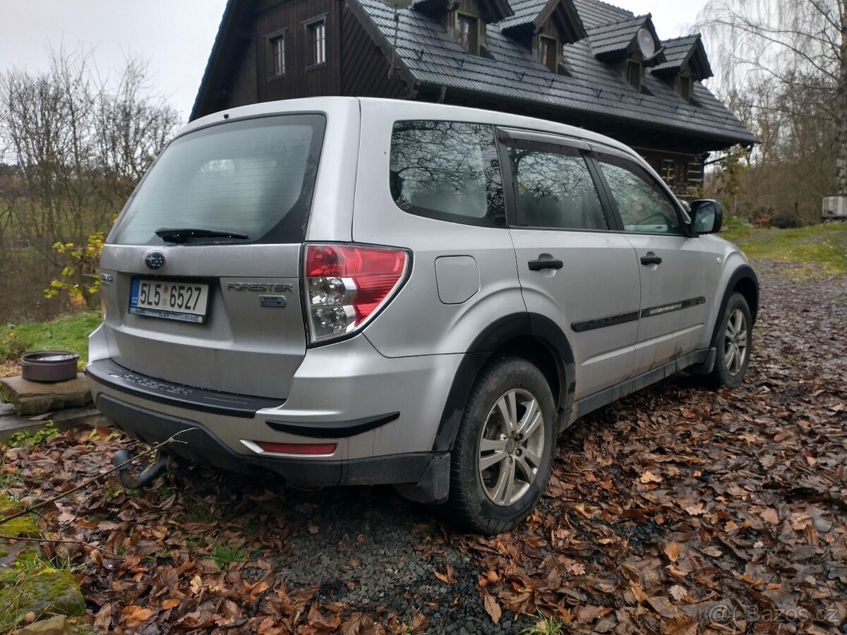 Subaru Forester 2.0 TD, 108kW, r.v. 2010, manuál, tažné - 4