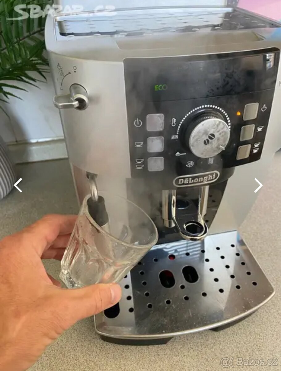 Kávovar delonghi Magnifica S ECAM - 4