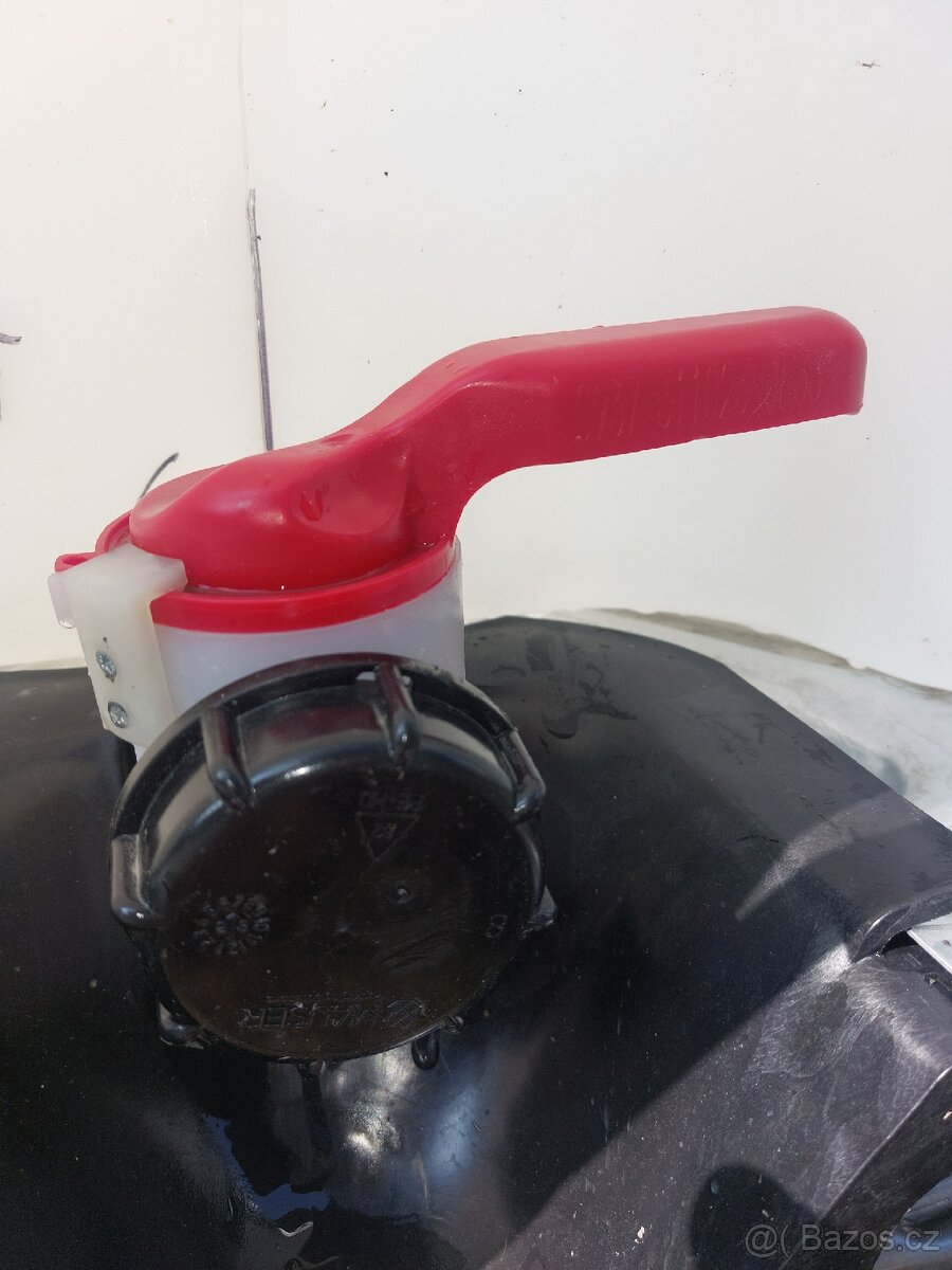 IBC kontejner 1000 litru na pitnou vodu, víno.... - 4