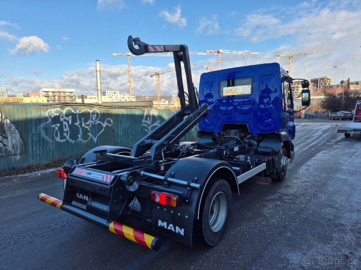 Daf Lf 45.220 celková váha 11 990kg,nosič kontejnerů - 4