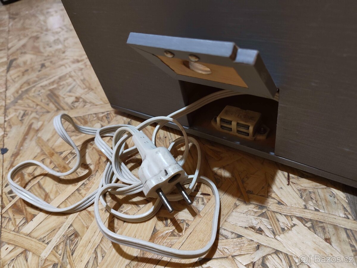 Retro elektrické harmonium Delicia 700 - 4