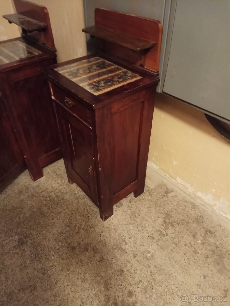 Starožitné noční stolky - 4