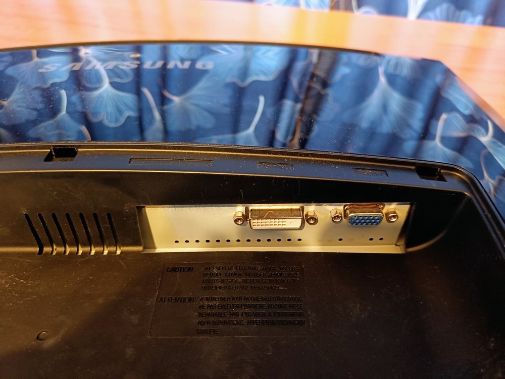 Monitor Samsung 22“ - 4