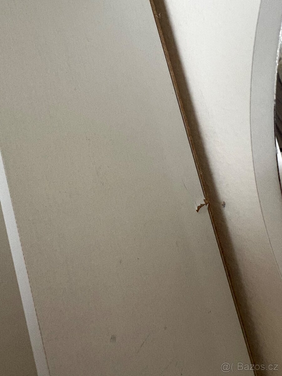 Kosmetický stolek - 4