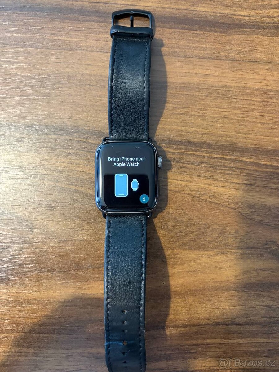 Apple Watch 4 (44mm) - 4