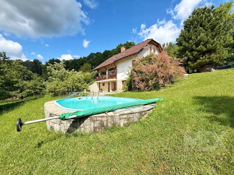 Prodej rodinného domu s velkou zahradou v obci Rybníček - 4