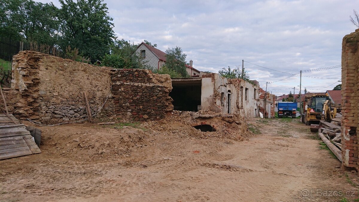 Stavební pozemek Krahulov - 1485 m2/výměna za byt 2+1 - 4