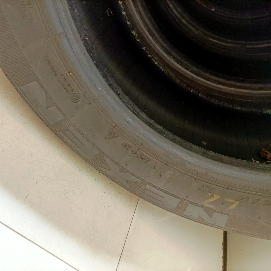 18" PNEU – 235/60/R18 – ZIMNÍ - NEXEN - 90% vzorek - 4