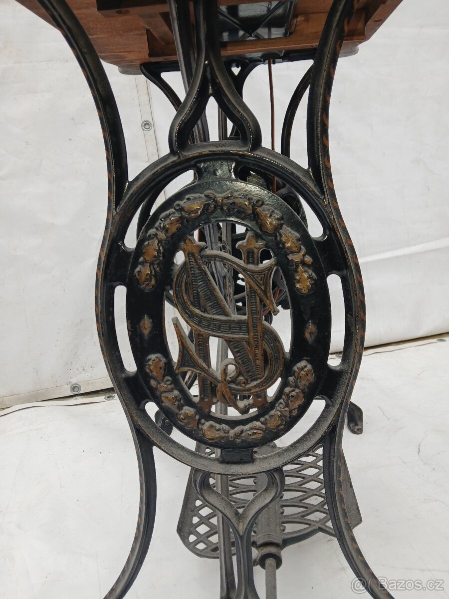 Šicí stroj stary - 4