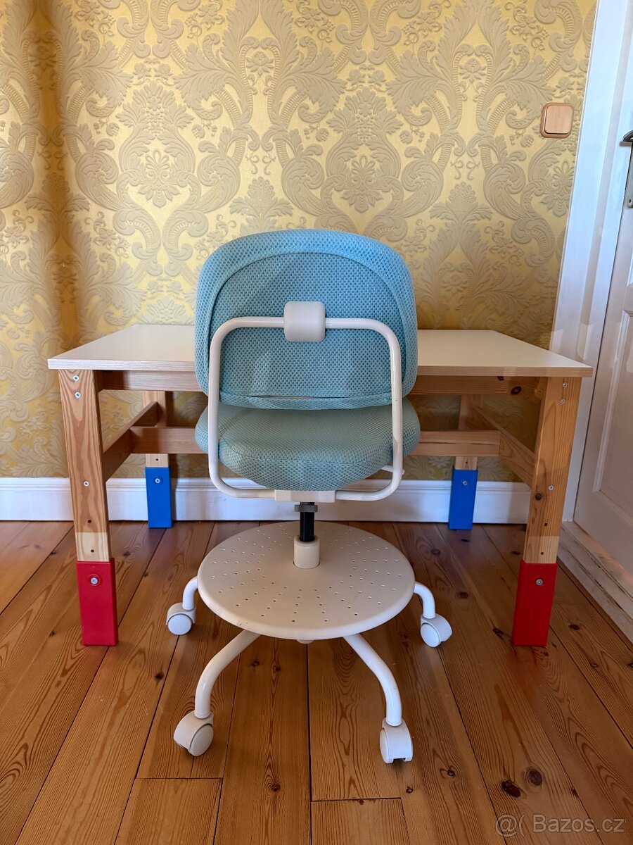 Dětský psací stůl s otočnou židlí Ikea - 4