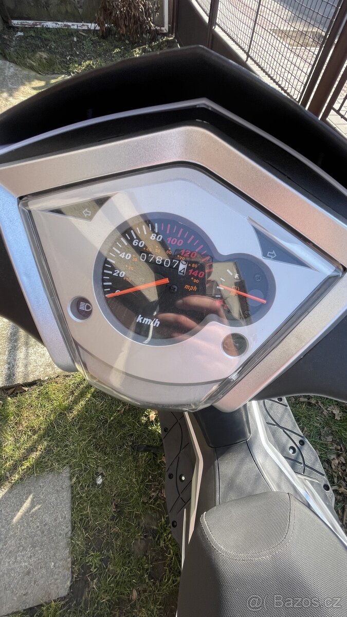 Skůtr Maxon 125 - 4