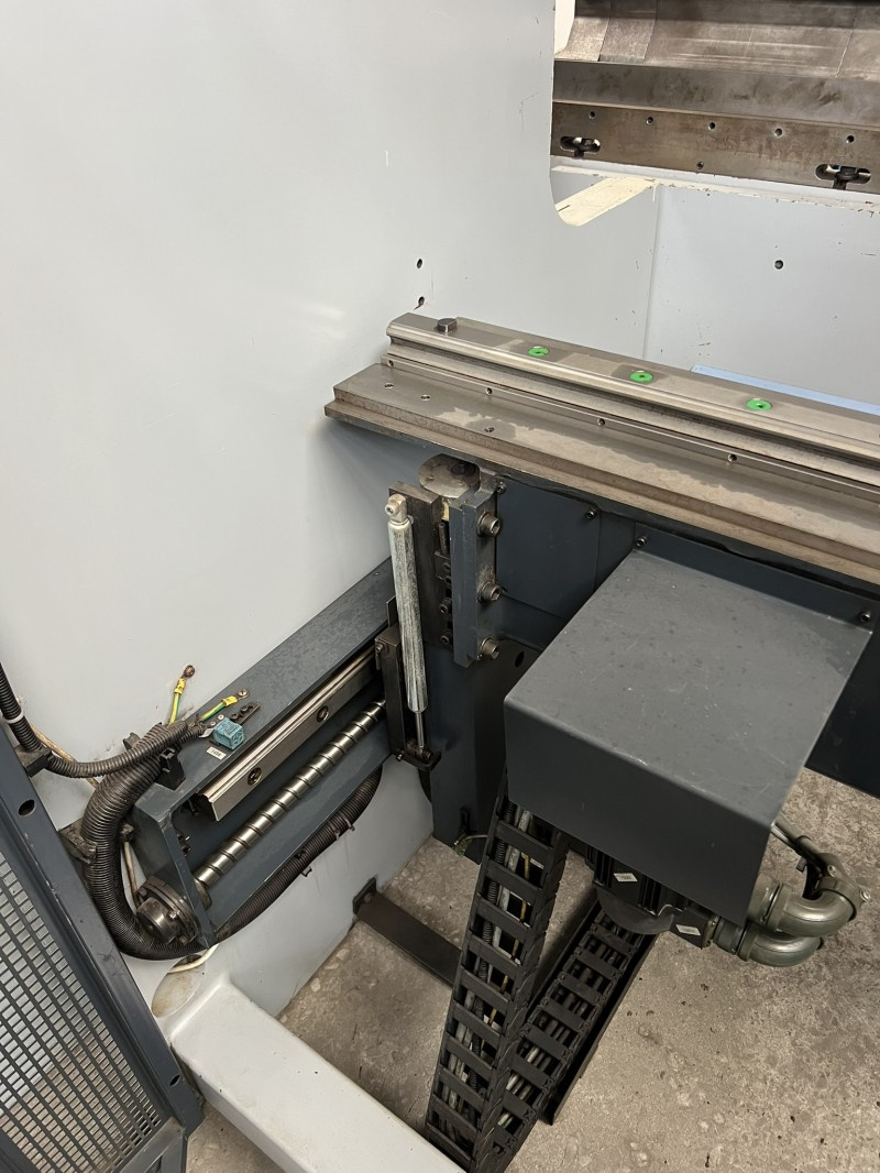ohraňovací lis CNC SMD PBH 110/ 3100 - 4