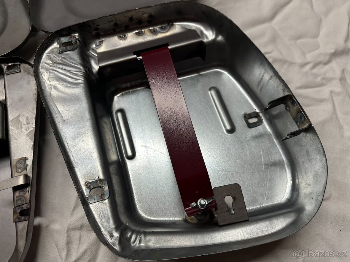 Predám kastlíky, náraďový baterkový JAWA ČZ kývačka, replika - 4