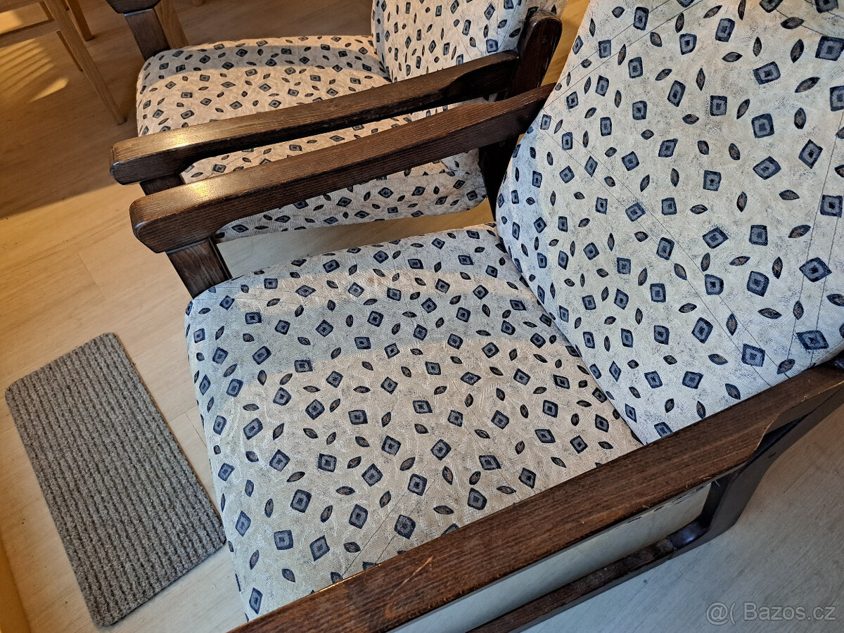 2 lehká čalouněná křesla - 4