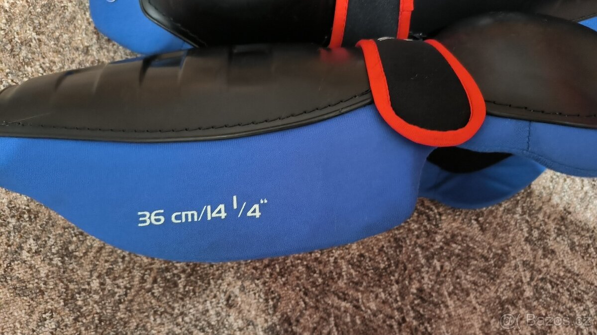 Hokejové vybavení - 4