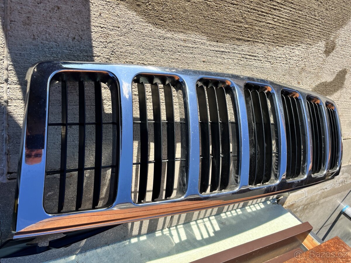 JEEP GRAND CHEROKEE WK Maska - 4