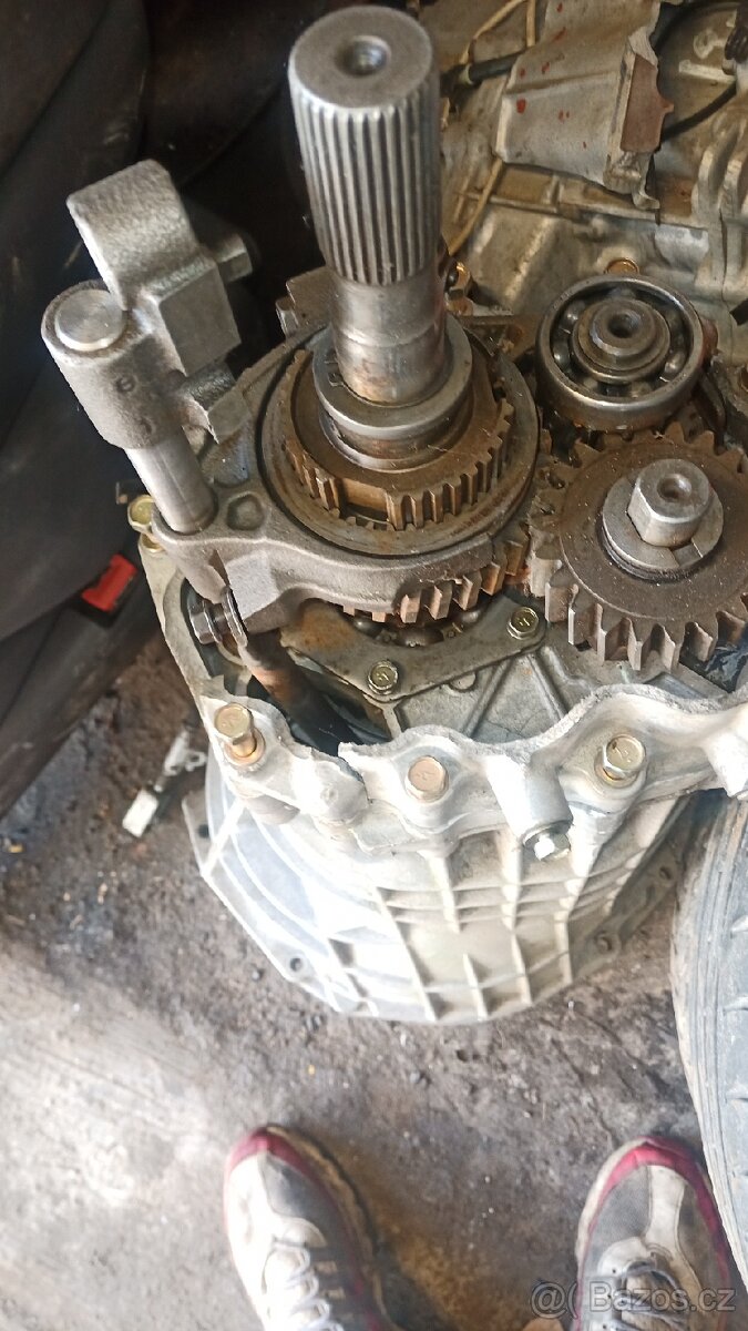 Převodovka Nissan Patrol gr61 - 4