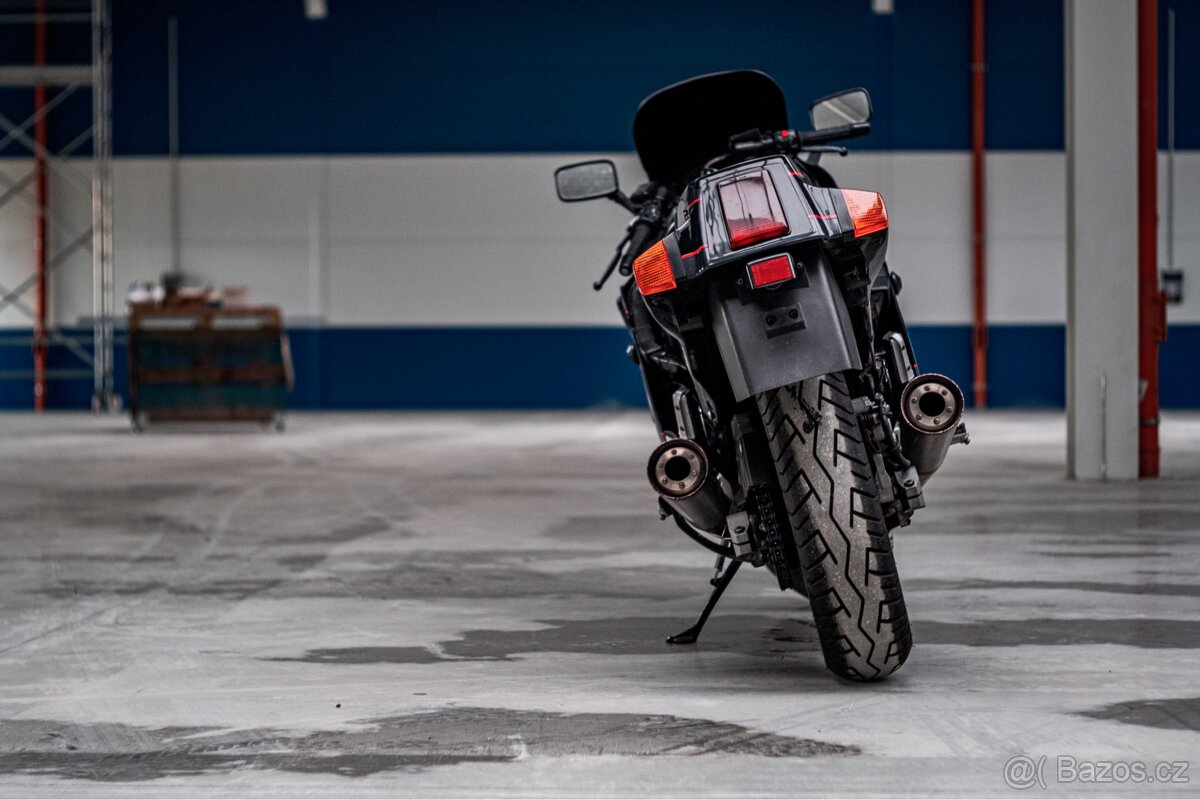 Kawasaki GPZ 1000rx - 4