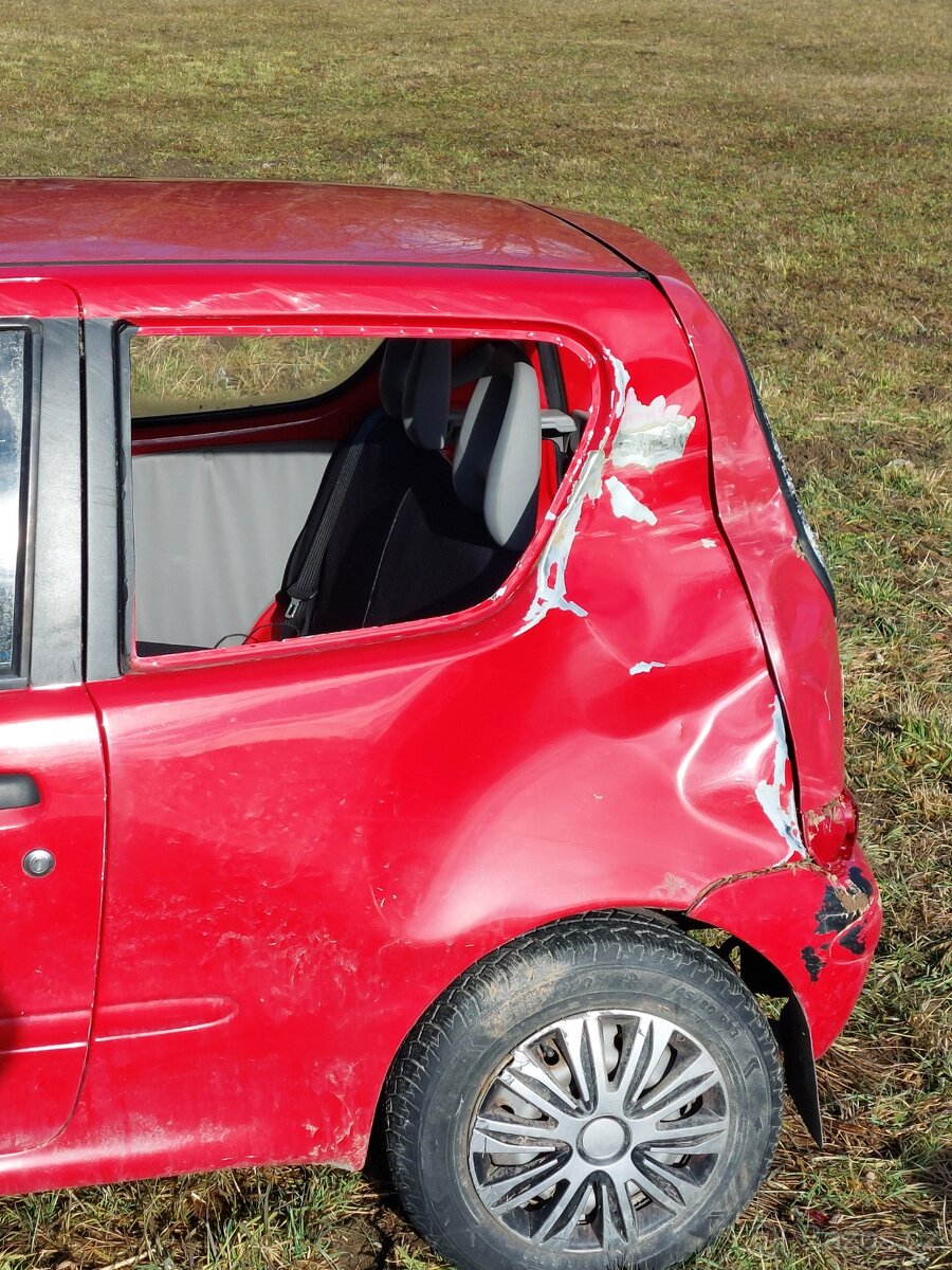 Prodam- bouráné Fiat Seicento 1.1/ 40 kW 2005 - 4