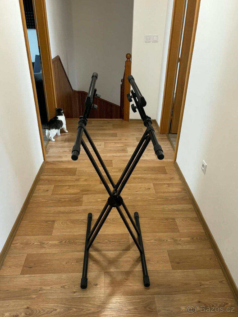 Klávesový stojan pro dvě zařízení Soundking - 4