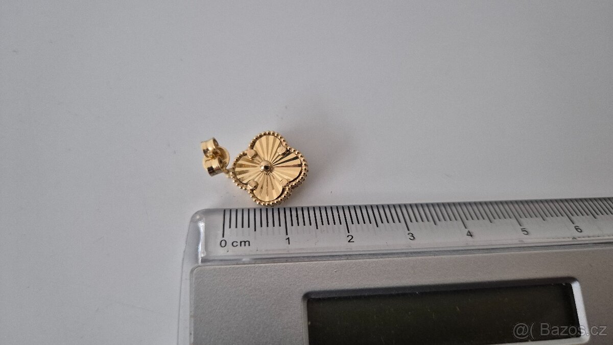 Výrazné zlaté náušnice guilloché - 4