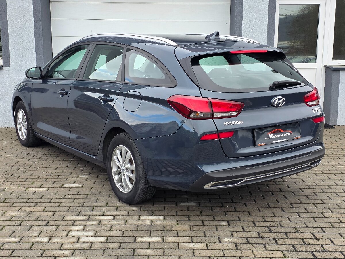 Hyundai i30 1.6CRDi 85kW TAŽNÉ 1.MAJITEL - 4
