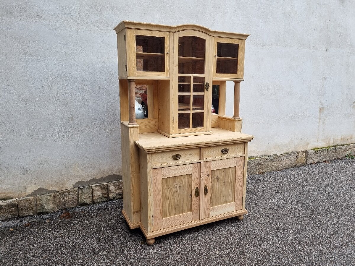 KRÁSNÁ KREDENC PO RENOVACI - 4