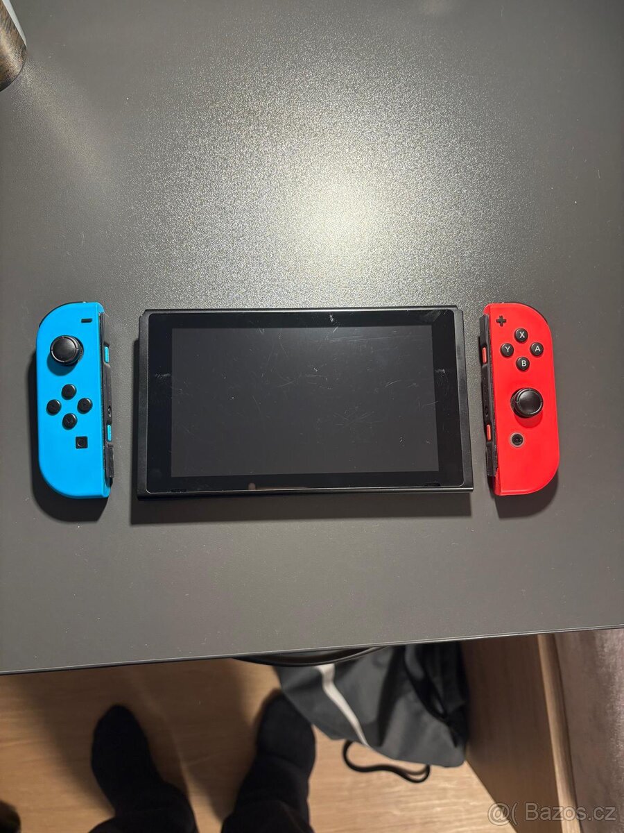 Nintendo Switch - 4