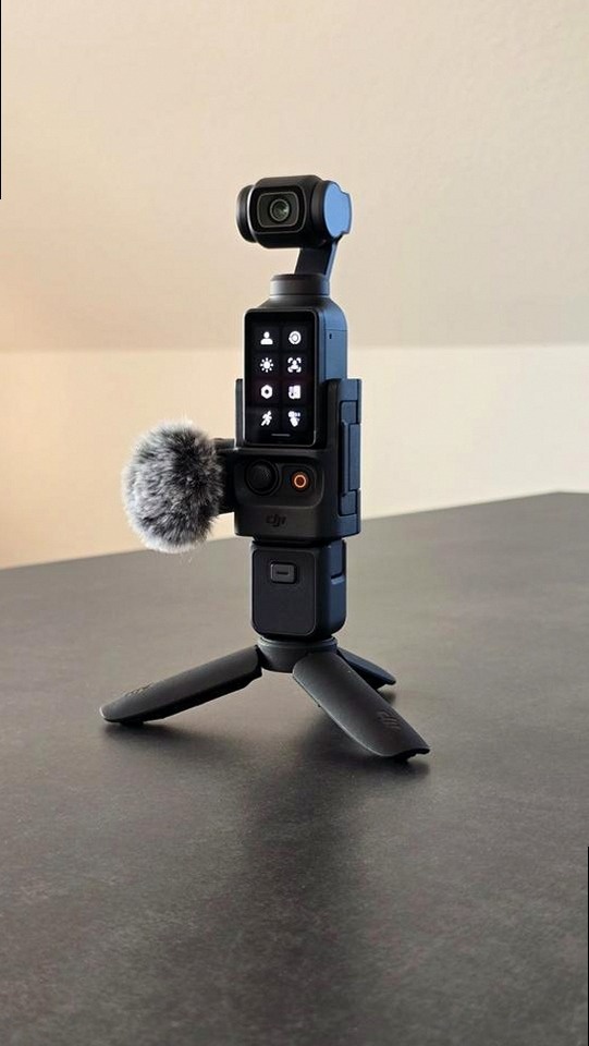 DJI Osmo Pocket 3 Creator Combo - 4