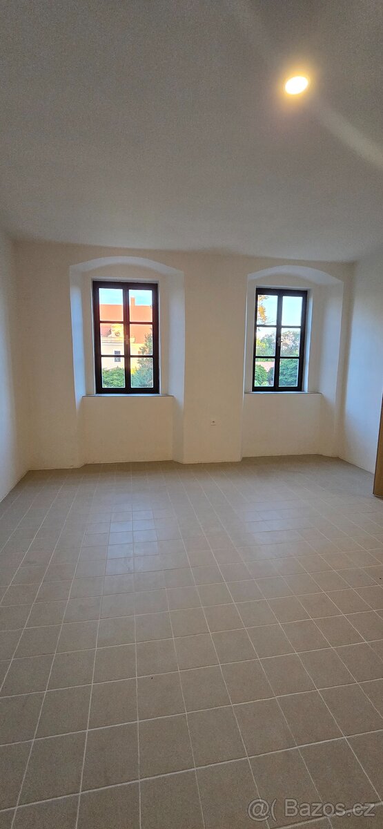 2+1 (3+kk) okrajová část Pardubic, MHD - 4