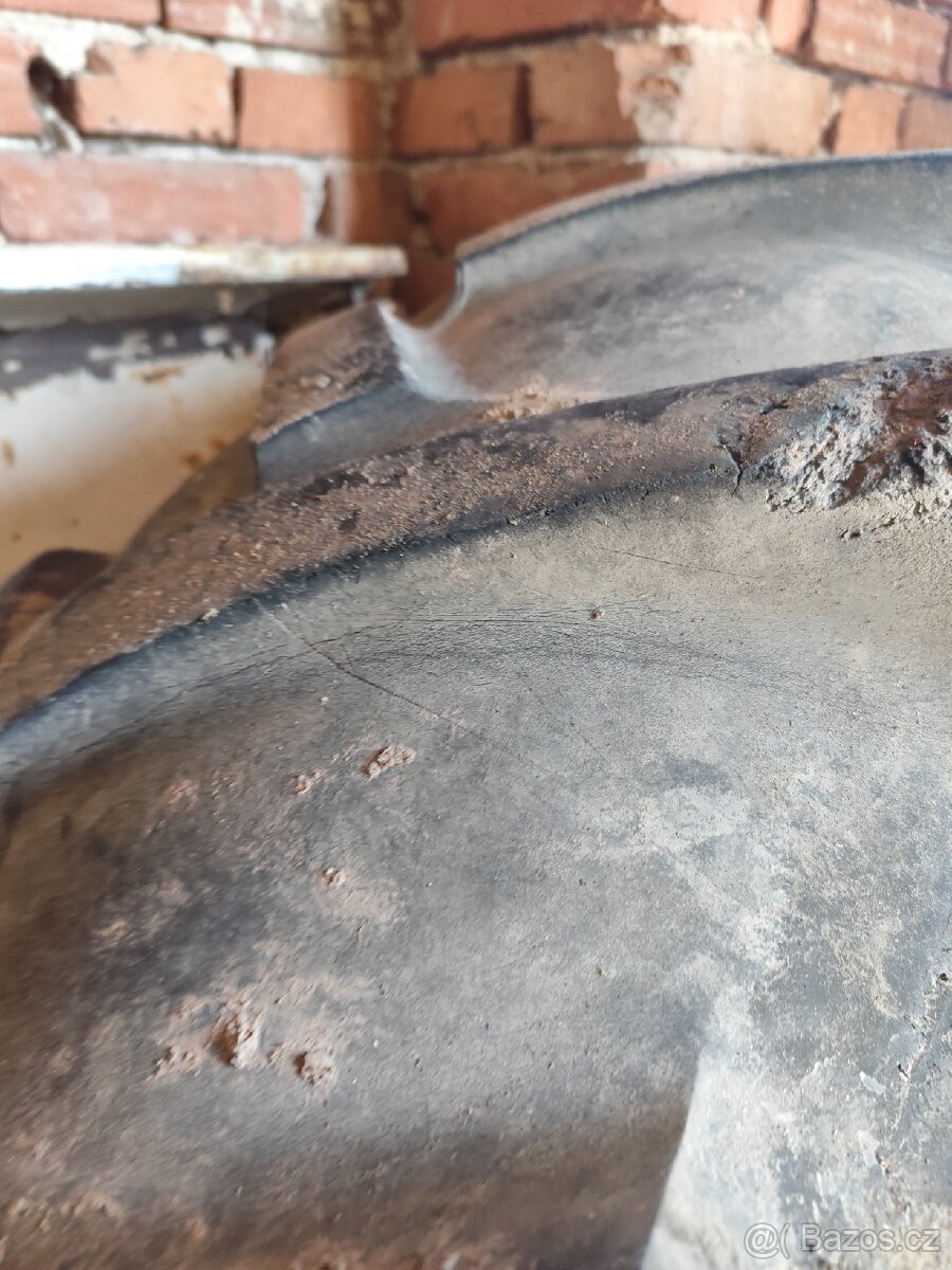 Zadní kola zetor 18,4-30 - 4