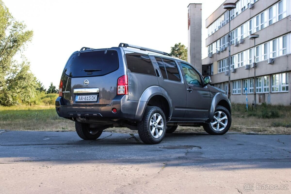 Nissan Pathfinder 2.5 140kw LE A/T - 4