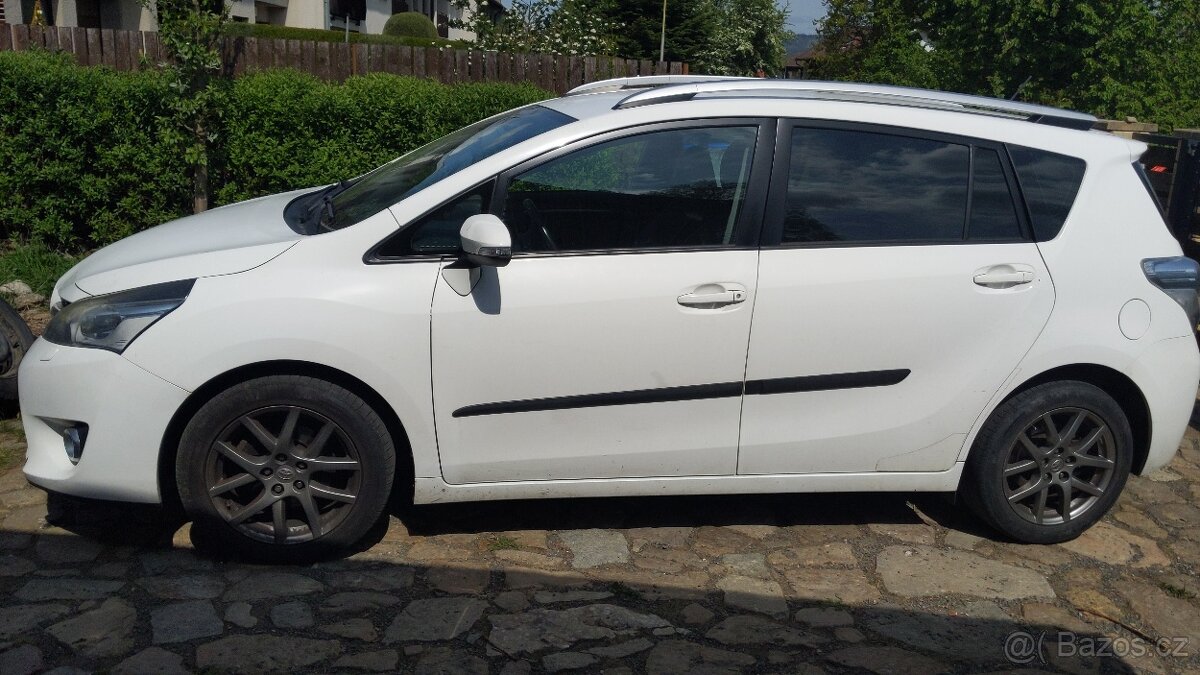Toyota Verso 1.8 benzin - 4