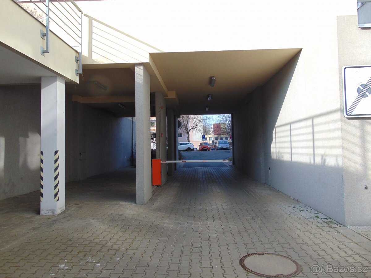 Pronájem garážové stání, 11 m² - Pardubice - 4